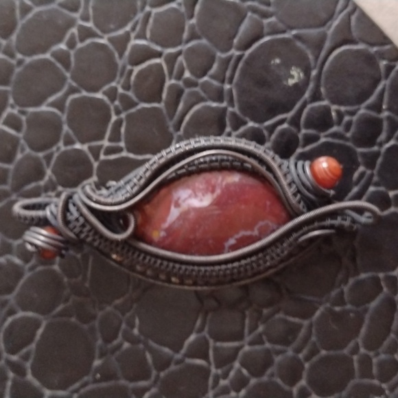 Red Jasper wire wrap pendant - Picture 2 of 3
